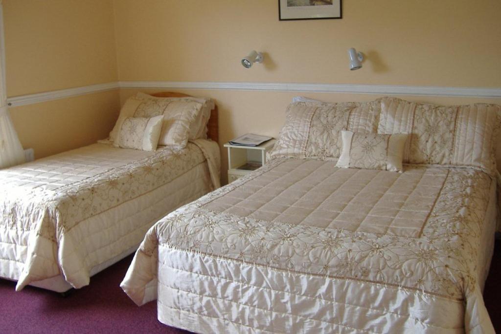 Riverwalk House B&B Oughterard Quarto foto